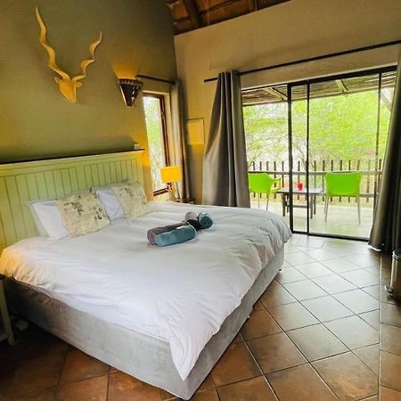 Ujabule Lodge Hoedspruit Exterior photo